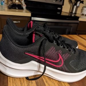 Nike downshifter size 7 new without tags